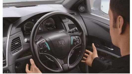 El Honda Legend inicia el Nivel de conducción autónoma 3