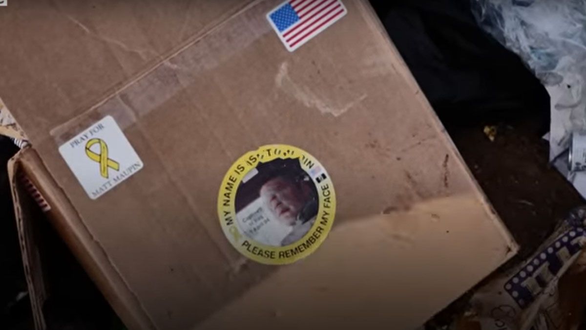 Cajas dirigidas de manera personal a los soldados de Estados Unidos. Lo que sobra es revisado todos los d&iacute;as por ciudadanos sirios hambrientos (Foto: gentileza BBC).