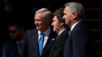 Con la presencia de Milei, asumió Kast en Chile: regresa al poder la derecha, con una versión más extrema