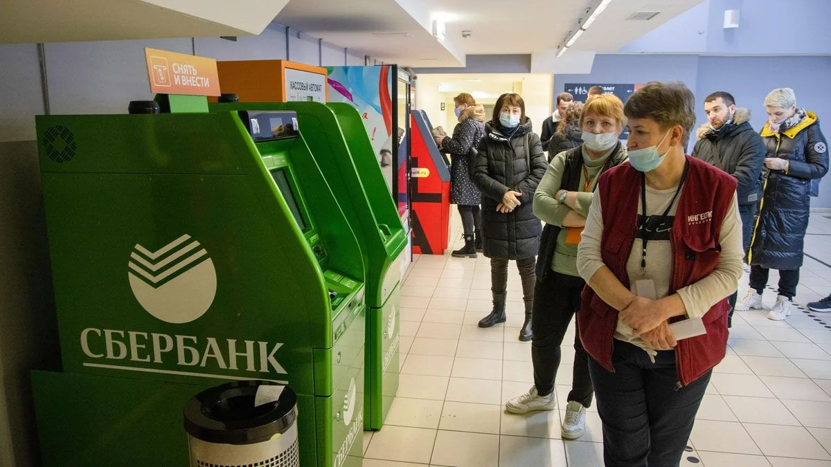 Ante el bloqueo financiero occidental, Rusia aplica un 