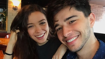 Julián Serrano subió una foto muy sugestiva con su novia, Malena Narvay