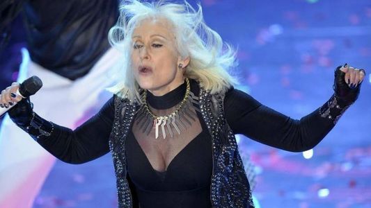 Raffaella Carrá anunció su retiro a los 73 años