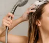 La rutina de lavado que promete más brillo y menos daño en el pelo