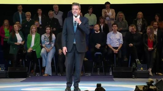 Tras el acuerdo con el FMI, Sergio Massa se vuelve a poner el traje de candidato con una agenda a dos puntas