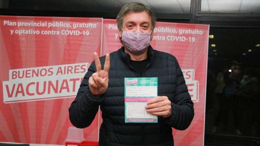 Máximo Kirchner se vacunó contra el coronavirus en La Plata