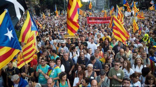 ¡Hola, mundo! Esta noche Tsunami tiene un mensaje para ti: el aviso de un grupo independentista que pone en alerta el Barcelona-Real Madrid