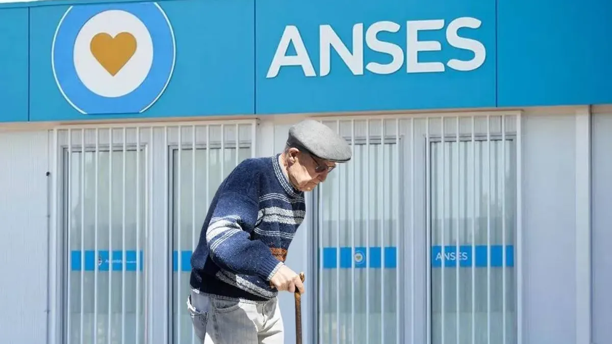 El bono de $70.000 se destina a los jubilados que cobran el haber mínimo tras el último aumento. Foto: Anses.