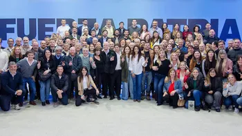 Axel Kicillof reunió a los candidatos de Fuerza Patria y llamó a ponerle un freno a Milei en la campaña