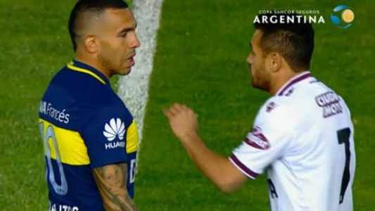 Los hinchas de Boca insultaron al Acosta ¡equivocado!