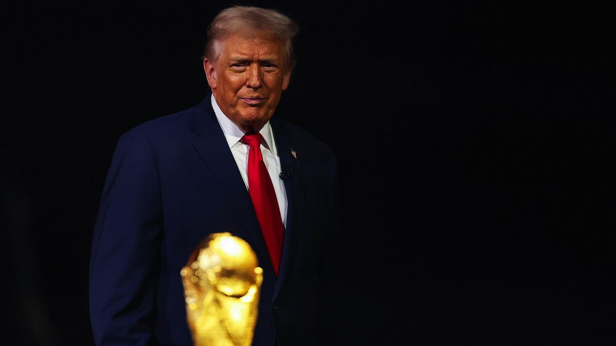 Escándalo mundial: Donald Trump confesó que llamó a la FIFA para levantar la sanción de la estrella de Estados Unidos