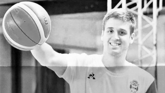 Un basquetbolista es el primer deportista argentino que se ofrece como voluntario para la vacuna contra el coronavirus