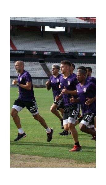 River comenzó la pretemporada con una ausencia inesperada para el viaje a Punta del Este