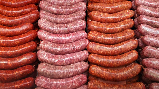 ¿Es seguro comer la piel del chorizo y la longaniza?