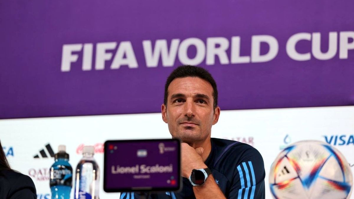 Lionel Scaloni brindó una conferencia de prensa en la previa al partido decisivo contra Croacia por las semifinales del Mundial Qatar 2022:&nbsp; (Foto: Twitter Selección Argentina).