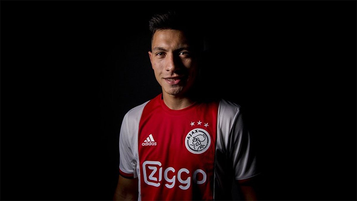Lisandro Martínez firmó con el Ajax: Mi característica es jugar por