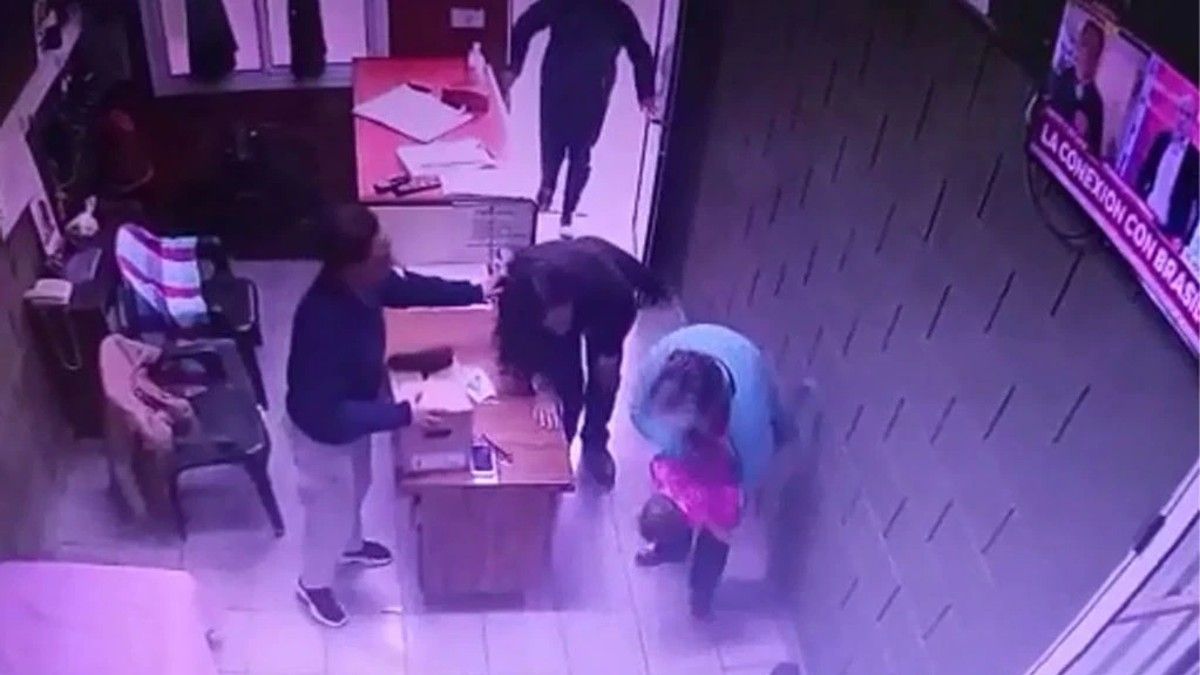 Una mujer bombera le salvó la vida a una beba de un año que no podía respirar.&nbsp;