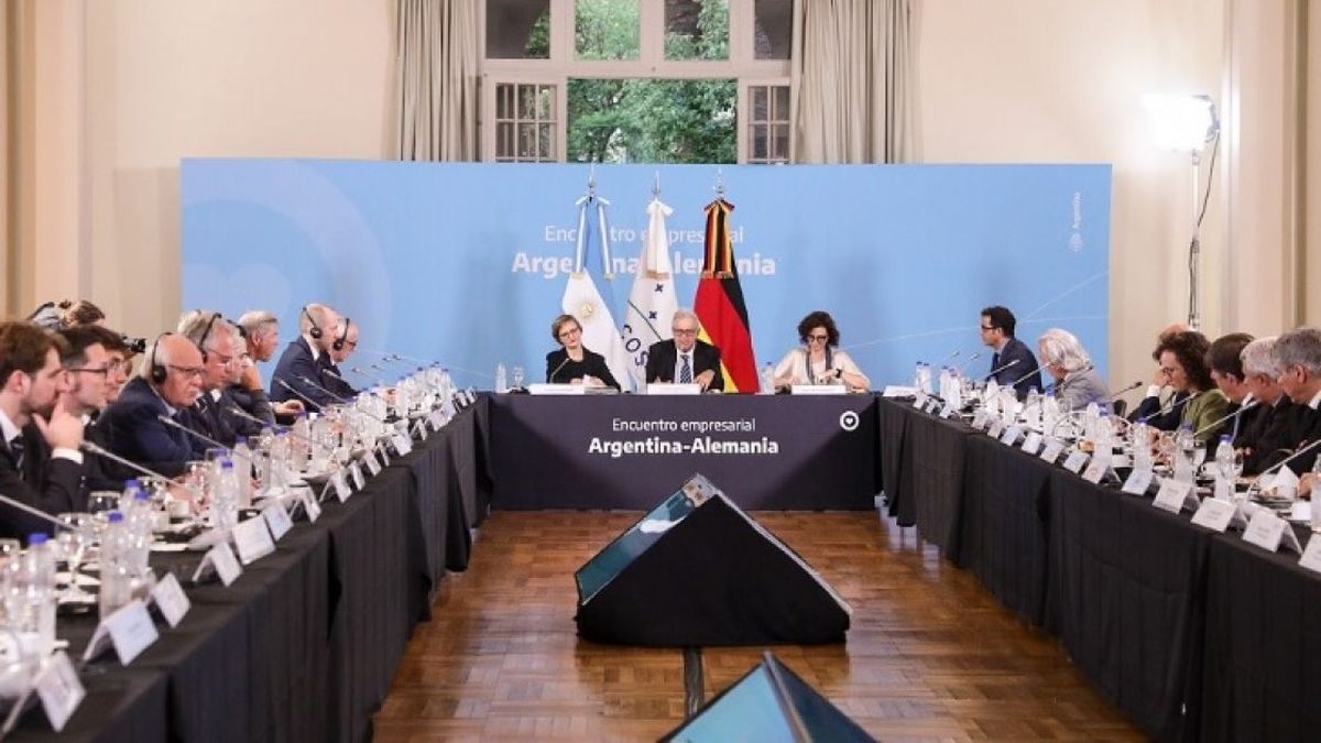 La Carta de Intención Conjunta fue suscripta por autoridades del Palacio de Hacienda argentino con el Ministerio Federal de Economía y Protección del Clima alemán. (Foto Gob. Argentina)