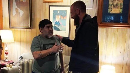 A horas de su debut, De Rossi visitó a Maradona: No es algo normal estar en su casa, Diego es la historia del fútbol