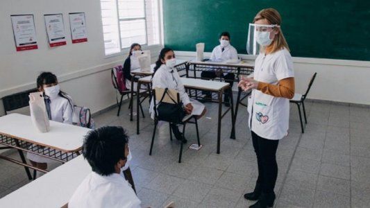 Docentes: el Gobierno anunció el inicio de la vacunación