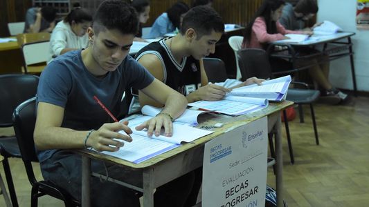 Atención Becas Progresar: Cambia un requisito que te puede dejar sin cobrar la prestación