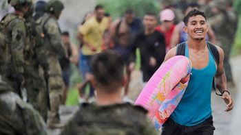En medio de la llegada de miles de personas, al menos 19 cuerpos fueron recuperados en el mar (Foto: Reuters). En medio de la llegada de miles de personas, al menos 19 cuerpos fueron recuperados en el mar (Foto: Reuters).
