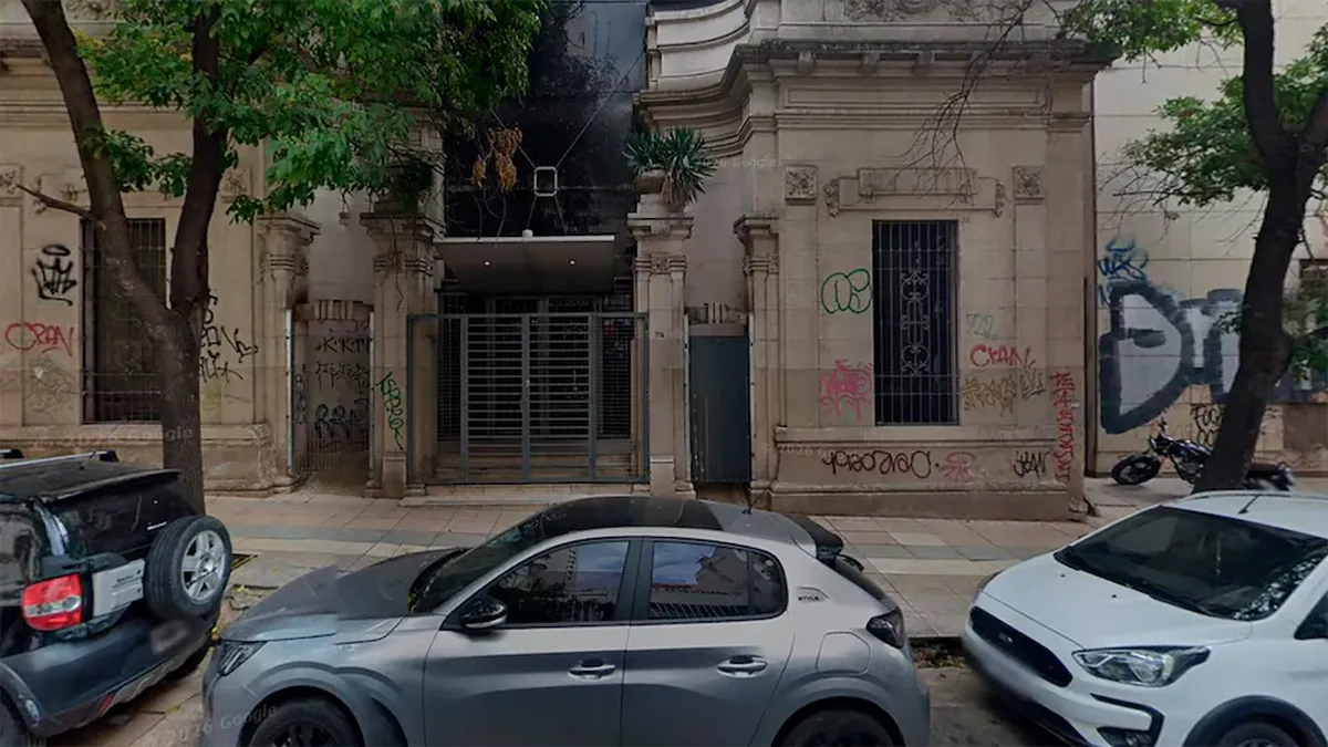 La policía encontró muerta a Luciana en su departamento de la calle Ituzaingó al 700 en Nueva Córdoba. (Foto: Google)