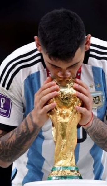 ¡Se lleva en la piel! El tremendo tatuaje del Cuti Romero de la Copa del Mundo