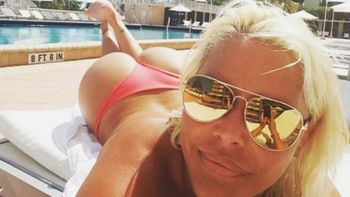 A los 40 no se te va la cola, exclamó Nazarena Vélez aunque borró una foto hot por pedido de Barbie