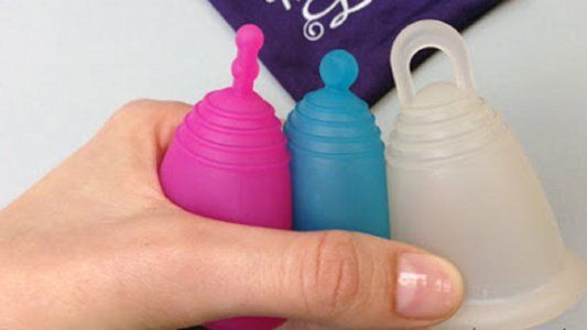 Es enfermera y busca niñas y adolescentes que quieran probar la copa menstrual