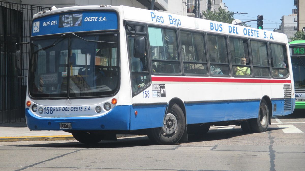 Paro de colectivos: hay al menos 5 líneas que mantienen las medidas de fuerza