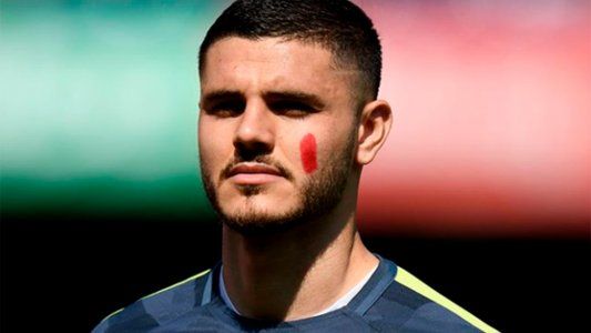 Técnicos, jugadores y árbitros se pintaron la cara de rojo por la lucha contra la violencia de género