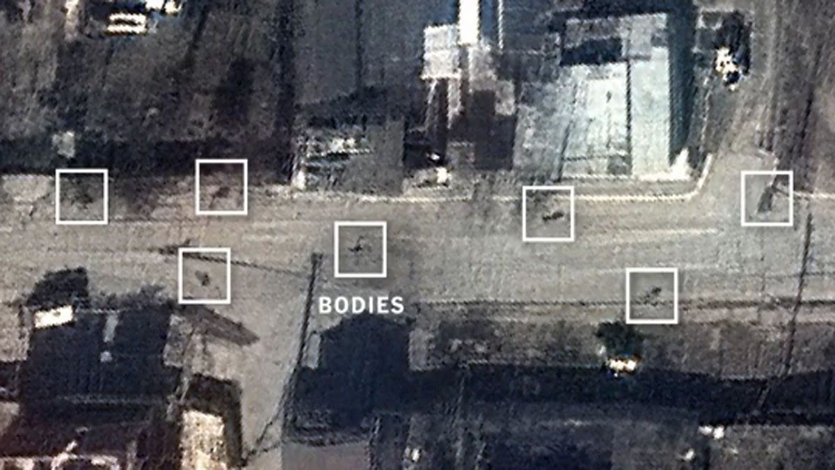 Las imágenes satelitales demuestran la existencia de los cadáveres de la población civil asesinada en Bucha (Foto: Gentileza NYTimes)