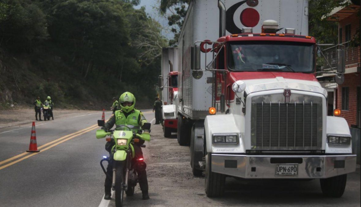 Guaidó anunció que el primer camión con ayuda humanitaria procedente de Brasil ingresó a Venezuela