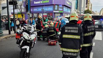 Se tiraron desde el Puente Pacífico en simultáneo y cayeron al vacío: qué se sabe del caso