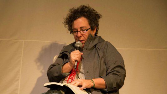 Cinco miradas y las primeras 20 páginas de Las aventuras de la China Iron, el libro del mes de Nadie Nace Lector, el club de Lectura de A24.com