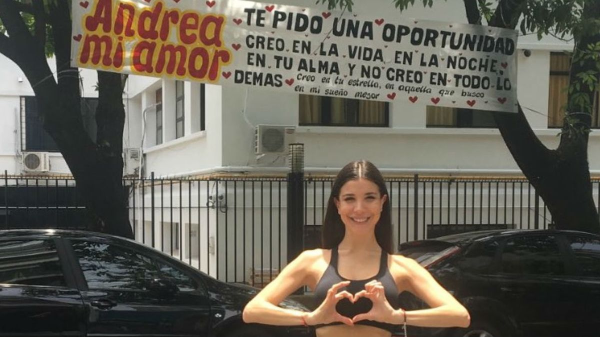 El romántico pasacalles dedicado a Andrea Rincón con frases de canciones