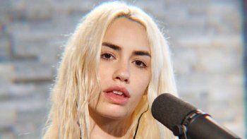 La bronca de Lali Espósito con los manifestantes que quemaron barbijos en el Obelisco