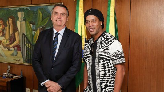 Ronaldinho, en su peor momento: debe 3 millones de dólares al fisco, le bloquearon 57 propiedades y no puede salir de Brasil