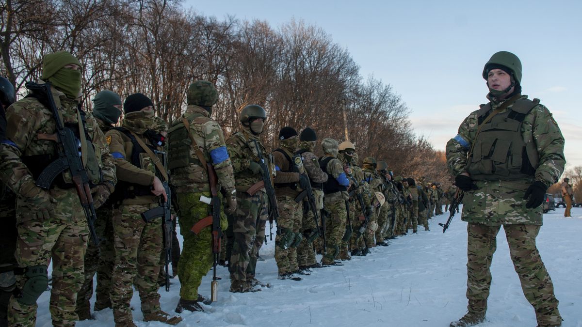 Día 27 de la guerra: Kiev amaneció este martes con un toque de queda ordenado por sus autoridades y con la confirmación de parte del Gobierno de Ucrania de que sus fuerzas militares recuperaron un suburbio clave (Foto: AP).