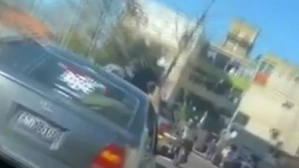 A los tiros durante un cortejo fúnebre en La Matanza (Foto: captura de TV).