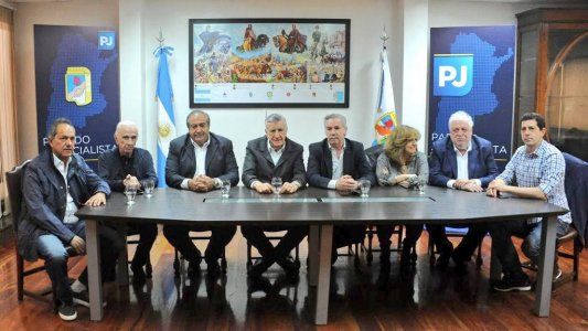 Solá, Daer y Scioli comparten la mesa peronista con Gioja, Moyano y Pignanelli
