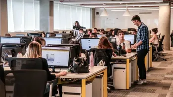 La reforma laboral vuelve a regir: qué cambia en indemnizaciones, vacaciones y jornada laboral