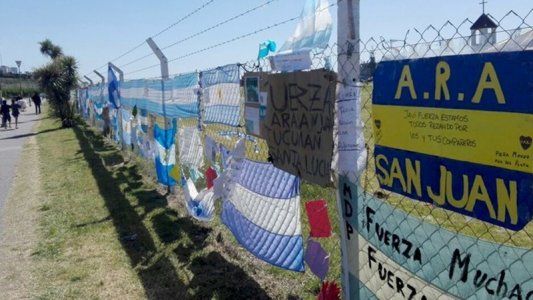 Aniversario del ARA San Juan: familiares de los tripulantes juntan banderas para colocarlas en la base de Mar del Plata