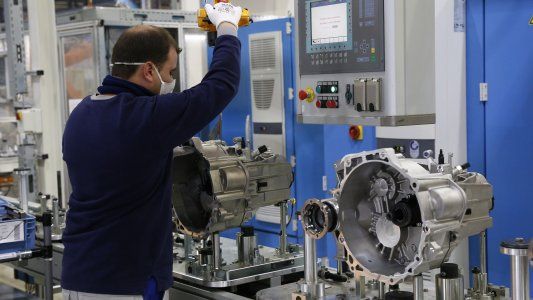 En diciembre la actividad industrial tuvo una mejora del 4,8%, pero finalizó el 2020 con una caída acumulada del 6,3%