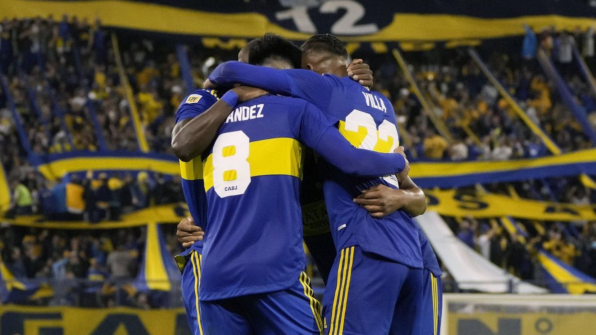 Boca jugó mal el primer tiempo y levantó mucho en el segundo.