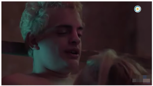 Fuerte escena sexual en El Marginal 3