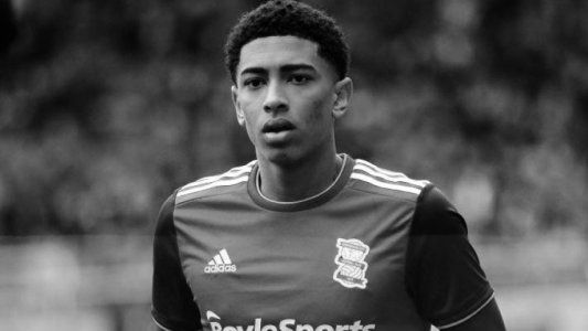 Birmingham retiró la camiseta de un joven vendido en una millonada: otros 10 casos de casacas fuera de circulación