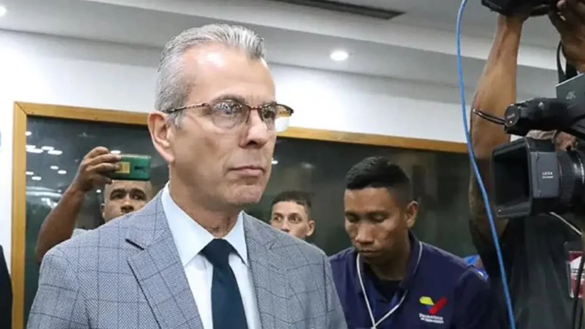 El rector del Consejo Nacional Electoral de Venezuela denunció graves irregularidades en las elecciones