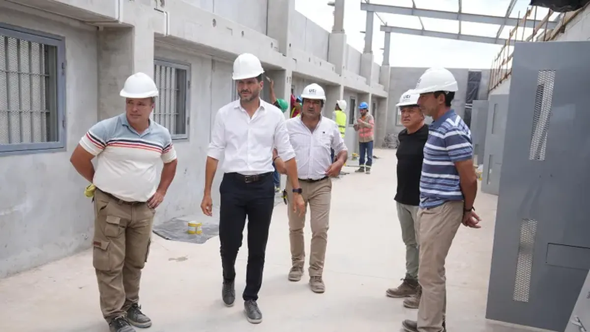 Pullaro recorrió la obra de El Infierno, la primera cárcel de máxima seguridad que construye en Santa Fe
