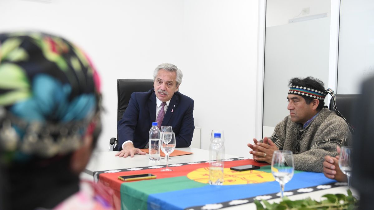 Alberto Fernández se reúne con mapuches en San Martín de los Andes. Foto: Presidencia.&nbsp;